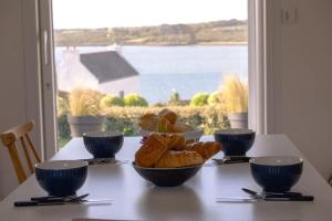 Maisons de vacances Holiday Home in Brittany with Sea Views : Maison de Vacances 1 Chambre