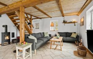 4 Bedroom Cozy Home In Vestervig