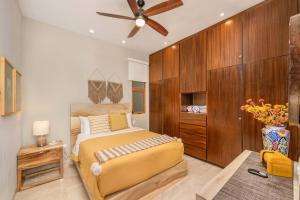 Unique BEACH FRONT condo with concierge