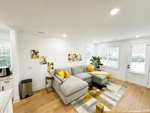 Friends and Family Home,1st flr Suite, 20Min from RDU - Bayleaf