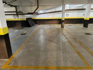 Pé na praia, em frente ao mar, Praia Grande