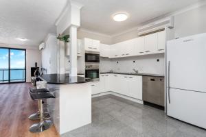 Sunset Sails Penthouse Redcliffe