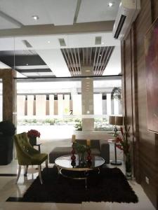 Affordable Studio Type Condo in Congressional Town Center