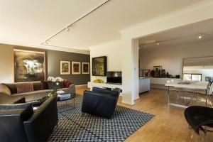 Sophisticated Apartment -City