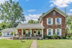 The Red Brick Homestead - Eden
