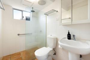 Absolute Beachfront Apartment 2B