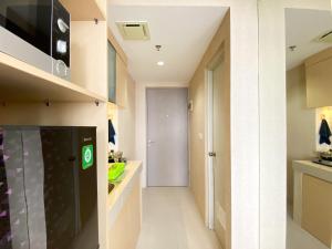 Homey and Best Deal Studio at Vasanta Innopark Apartment By Travelio