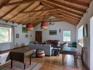 Spacious and comfy country house for friends