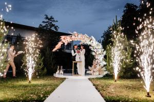 База відпочинку "РіверСайд" ЕЛЕКТРОЕНЕРГІЯ ТА ВОДА АВТОНОМНІ