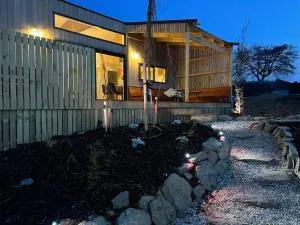 Alpine Chalet - views, fire-pit, central, cosy - 瓦纳卡