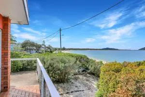 Jimmys Beach Waterfront - Winda Woppa