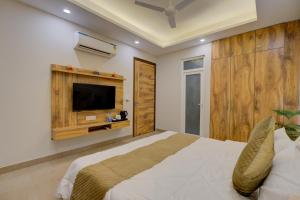 The Lodgers Luxury 1 BHK Serviced Apartment in Gurugram Near Millennium City Centre Metro
