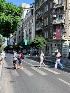 Central Artist Room - Victory Avenue