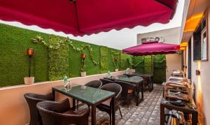 Treebo Bombay Palace