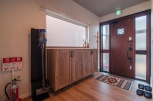 5分車程札幌中心大通公園 豐平川河景四房 廁所x2 浴室x1 淋浴x1 包棟別墅近地鐵 停兩台車