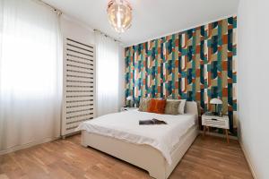 Maria - Modern Apartment with Parking and Workspace