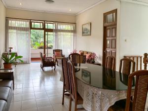 Cozy Homestay Syariah Mitra RedDoorz Bandung
