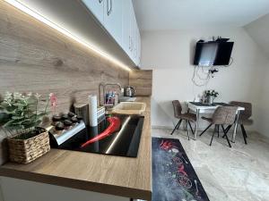 Old Town Apartment 3 with Free Private Parking