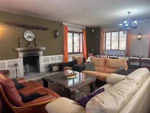 Casa para fiestas 16 personas, barbacoa y terraza - 埃尔蒂恩夫洛