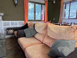 Casa para fiestas 16 personas, barbacoa y terraza