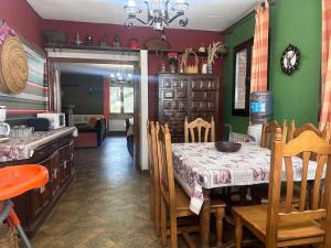 Casa para fiestas 16 personas, barbacoa y terraza