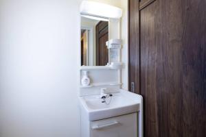 NishiShinjuku5chome sta 5 mins walk Max 5 people