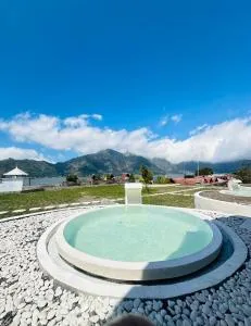 Glamping & Natural Hot Spring - 库布盼洛坎