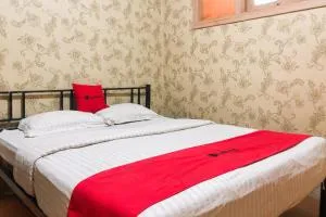 RedDoorz near RS Siloam Karawaci - Dahung