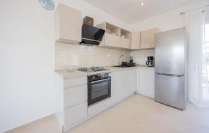 3 Bedroom Beautiful Home In Sukosan