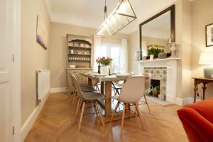 The City Escape Luxury Townhouse with parking