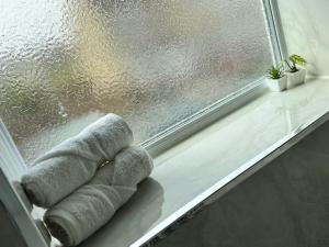 Work & Relax- Convenient 2-Bed House