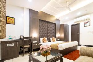 Hotel Red Castle - Karol Bagh -luxury meets comfort