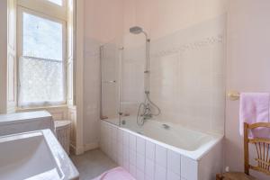 Maisons de vacances Chateau de famille - Dangeul - 15 personnes : photos des chambres