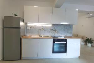 Double bedroom apartment No 16, first row by the sea, Beach House Ana 