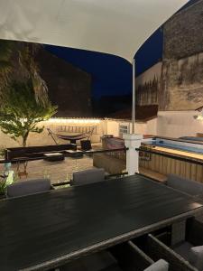 3Bed House- Sleeps 6 - Pool Garden Pets Parking