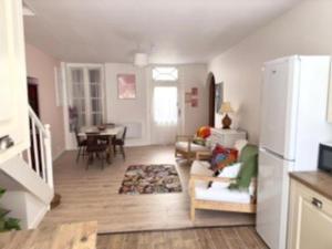 Charming Countryside House in Beauvais with pool