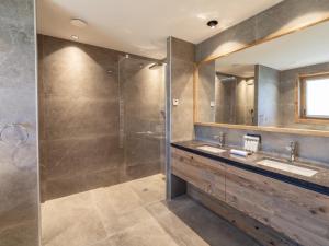 Chalets Chalet familial avec SPA et sauna a Courchevel, proche de la telecabine et des commodites. - FR-1-568-36 : photos des chambres