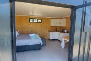 Quaint Cottage With Harbour Views