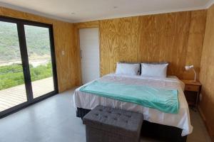 Quaint Cottage With Harbour Views