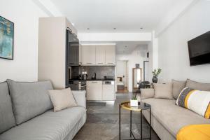 Glimmer 2-Bedroom Apartment in Athens