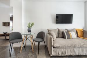 Glimmer 2-Bedroom Apartment in Athens