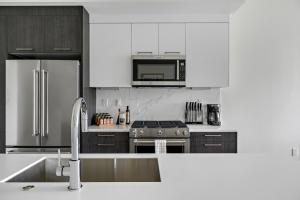 Art-Inspired Loft with Mountain View - Zuni Lofts