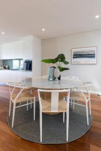 Luxe Waterfront Coastal Retreat