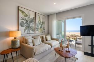 Los Camaleones by Ĥ - Playa de los Haraganes HLHC1203P17 - 4hvězdičkové hotely ve městě Isla Canela