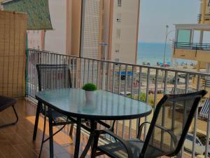 Apartamento con terraza y parking en primera línea