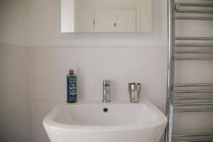 Trigonos - Peaceful Lakeside B&B and Retreat in Eryri National Park