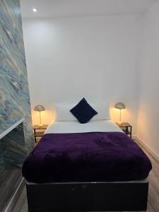 The Grand four bed getaway- Sleeps 9-free on street parking