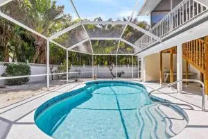 Isla Living, 3 Bed, Canal, Pool - Anna Maria