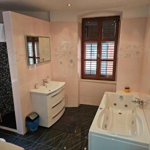 Jadran - 2 bedroom apt for 6 people