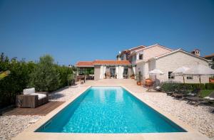 Villa Moonlight 2 for 12 persons near Poreč with private heated pool - 45 m2 & playground